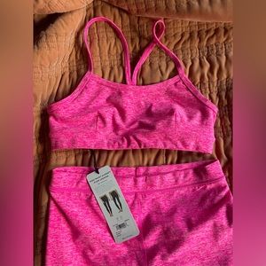 Heathered pink alo set. Alosoft flow leggings with matching bra.
